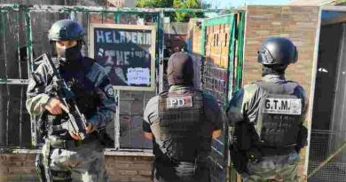 Cinco detenidos mientras vendían droga en barrio 7 de Septiembre