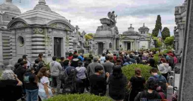 Más de 3 mil personas participaron de los recorridos guiados por el cementerio El Salvador