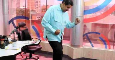 Mientras Maduro baila, la soberanía venezolana se estremece