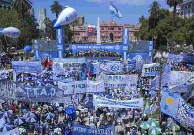 La CGT marchó en Plaza de Mayo contra la reforma laboral y anticipó un “paro nacional”