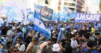 Rosario se movilizó masivamente contra la Reforma Laboral con un acto central en la Plaza 25 de Mayo