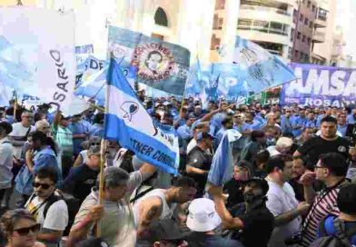 Rosario se movilizó masivamente contra la Reforma Laboral con un acto central en la Plaza 25 de Mayo