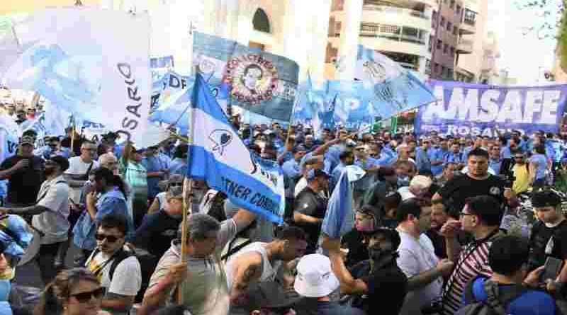 Rosario se movilizó masivamente contra la Reforma Laboral con un acto central en la Plaza 25 de Mayo