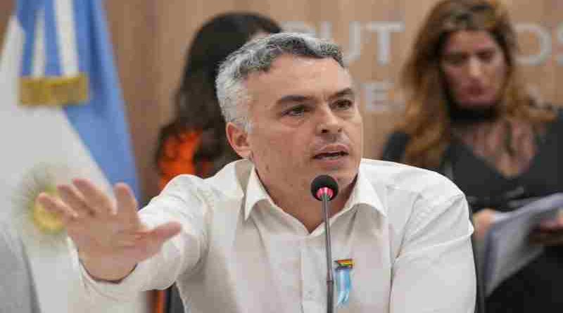 Paulón advirtió que el oficialismo “pecó de exceso de confianza” y debilitó el Presupuesto