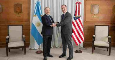 Diego Santilli recibió al embajador Peter Lamelas en la Casa Rosada