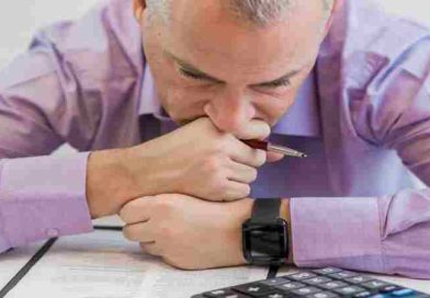 Economía estancada: El gasto público cayó un récord del 27% y el consumo se sostiene solo con tarjeta