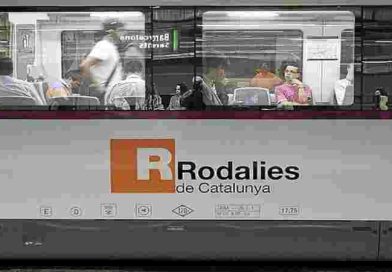 España: Tras el accidente de Málaga, otros dos trenes descarrilaron en Barcelona y murió un maquinista