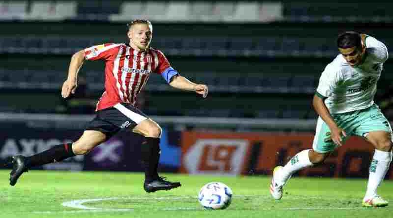Estudiantes de La Plata goleó a Ituzaingó y avanzó en la Copa Argentina