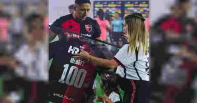 Regalo, familia y aplausos: Méndez llegó a los 100 partidos y el Coloso lo ovacionó