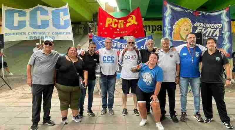 La CATT Rosario junto a Organizaciones Sociales se movilizaron en Circunvalación y Pte. Perón contra la Reforma Laboral