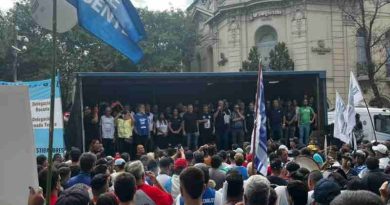 Impresionante movilización de la CGT Rosario contra la Reforma Laboral: “Hoy comienza un plan de lucha”, advirtió Miguel Vivas