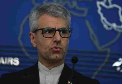 Mientras Trump dice que Khamenei está muerto, la Cancillería iraní afirma que está “sano y salvo”