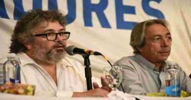 Aceiteros iniciaron un paro por tiempo indeterminado luego de la propuesta empresarial del 0% para mayo