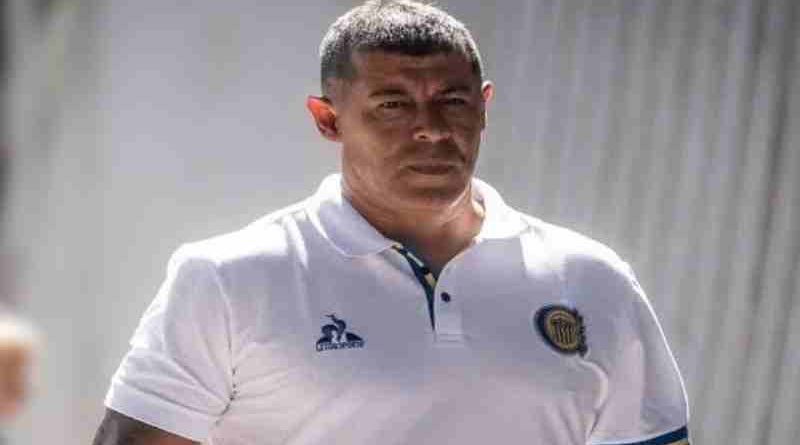 Almirón tras el triunfo canalla: “Es increíble la gente de Central, cómo se hace sentir y cómo quiere al equipo” 