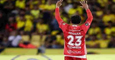 Argentinos Juniors se quedó con un triunfo sobre la hora en su visita a Barcelona de Ecuador por la Copa Libertadores