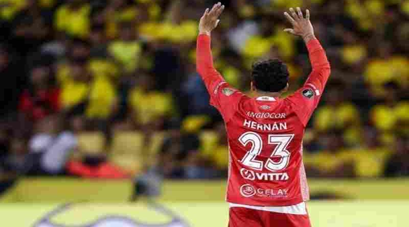 Argentinos Juniors se quedó con un triunfo sobre la hora en su visita a Barcelona de Ecuador por la Copa Libertadores