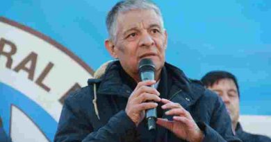 Argüello acusó “traición” de gobernadores peronistas y advirtió que la reforma laboral “retrocede a 1900”