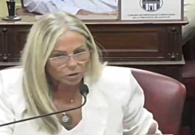 Azanza cargó contra el Ejecutivo por los pliegos judiciales: “Es el apriete número mil del gobernador”