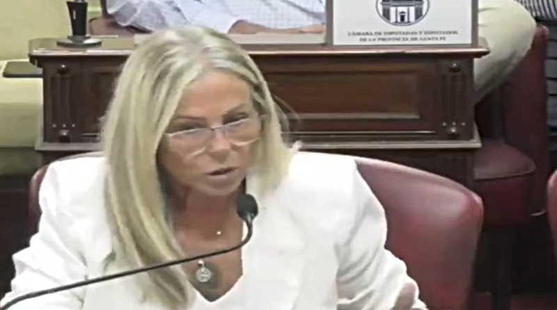 Azanza cargó contra el Ejecutivo por los pliegos judiciales: “Es el apriete número mil del gobernador”