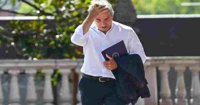 Complicación para Caputo, por ahora, la gente no saca los ahorros del colchón