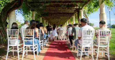 Diez parejas dieron el “sí” en la glorieta del Parque Alem con el programa “Casate con tu ciudad como testigo”