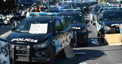 Conflicto policial en Santa Fe: “Este gobierno no tiene mano dura sino diarrea”