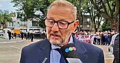 Corach atendió a Pullaro tras la apertura de sesiones: “Nula autocrítica y un relato flojo de papeles que maquilla una realidad que duele”