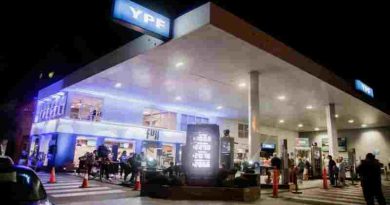 Chau naftas: 2 de cada 3 personas que entran a una estación de servicio van a la tienda sin llenar el tanque