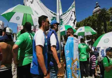 La Marina Mercante marchó en Rosario contra la Reforma Laboral: “El movimiento sindical está mas firme que nunca”, afirmó Marcelo Zabala