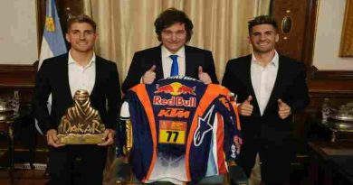 Milei homenajeó a Luciano Benavides en la Casa Rosada tras su histórica consagración en el Dakar