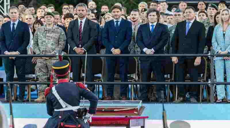 Milei justificó el traslado del sable corvo y apuntó contra los peronistas