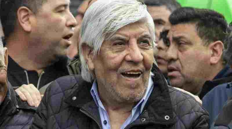 Hugo Moyano reapareció y sostuvo que el paro “fue contundente”