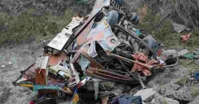 Nepal: Un micro cayó al río en el centro del país y causó 18 muertes