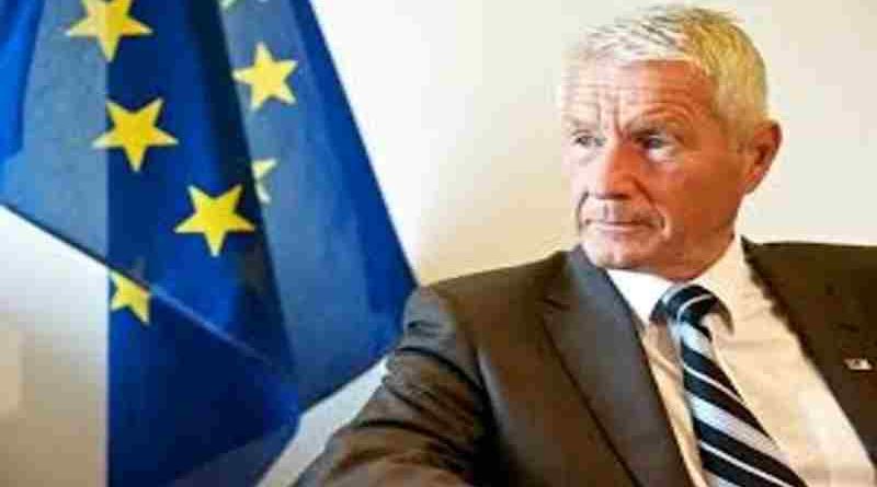 Misterio en Noruega en torno al ex primer ministro que terminó hospitalizado