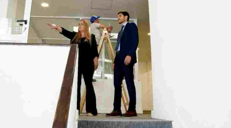 El gobernador Pullaro recorrió las obras del futuro Polo de la Niñez en Rosario