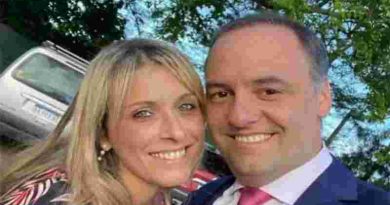 La Justicia citó a declarar a las cuatro mujeres que le prestaron dólares a Adorni para los departamentos