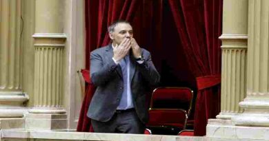 Tras el nuevo escándalo de Adorni, la oposición pidió una sesión para interpelarlo e impulsar la moción de censura