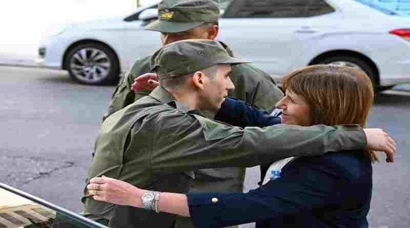 Bullrich recibió a Nahuel Gallo y dijo que hubo un intento de “apropiación” por parte de la AFA