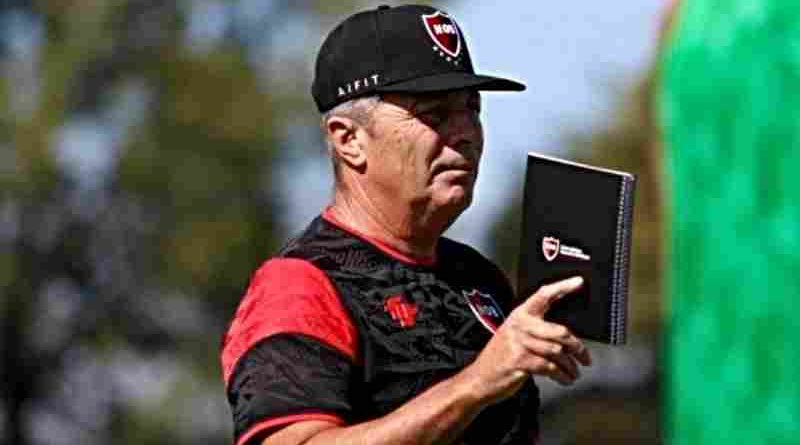 Kudelka: “Estamos en el fondo y en todo sentido estamos en rojo, en resultados, estadísticas y juego” 