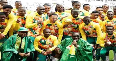 En plena disputa legal, la selección de Senegal salió a la cancha con la Copa Africana