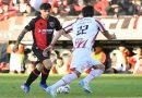 Newell’s rescató un punto ante Instituto en una noche donde la fragilidad defensiva opacó la racha positiva