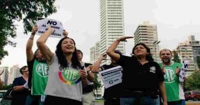 ATE realizó una multitudinaria caravana en defensa del PAMI Rosario