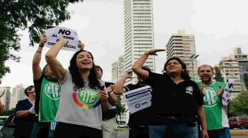 ATE realizó una multitudinaria caravana en defensa del PAMI Rosario