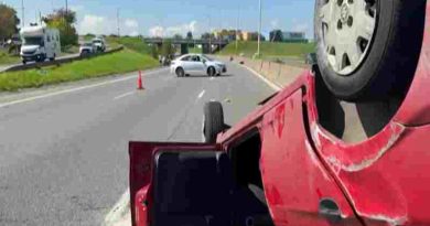 Choque y vuelco en la Autopista Rosario dejó como saldo cuatro heridos