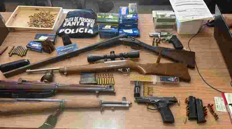 Dos detenidos con un arsenal de armas y municiones en allanamientos por prostitución y abuso sexual en Casilda