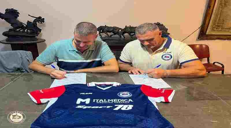 Central Córdoba tiene entrenador: Cacho Sialle estampó su firma para hacerse cargo del primer equipo charrua