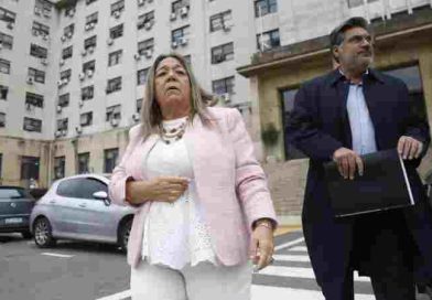 La escribana de Adorni no dio declaraciones a la prensa: “Ya contesté las preguntas”