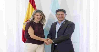 Kicillof se reunió con Yolanda Díaz en Madrid y mantuvo un encuentro con empresarios