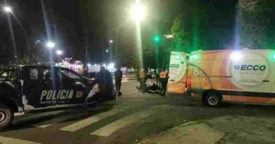 El director técnico Frank Kudelka chocó con su camioneta contra una moto