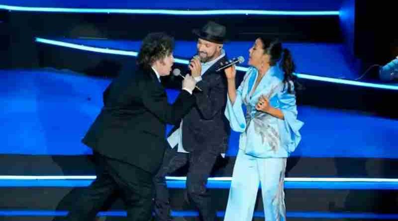 Casi un rockstar en la tierra de Moises: Milei cantó la canción “Libre” de Nino Bravo en Israel